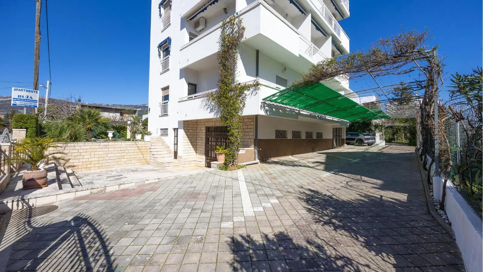 Awesome Apartment In Kastel Stafilic Kastela Croatia